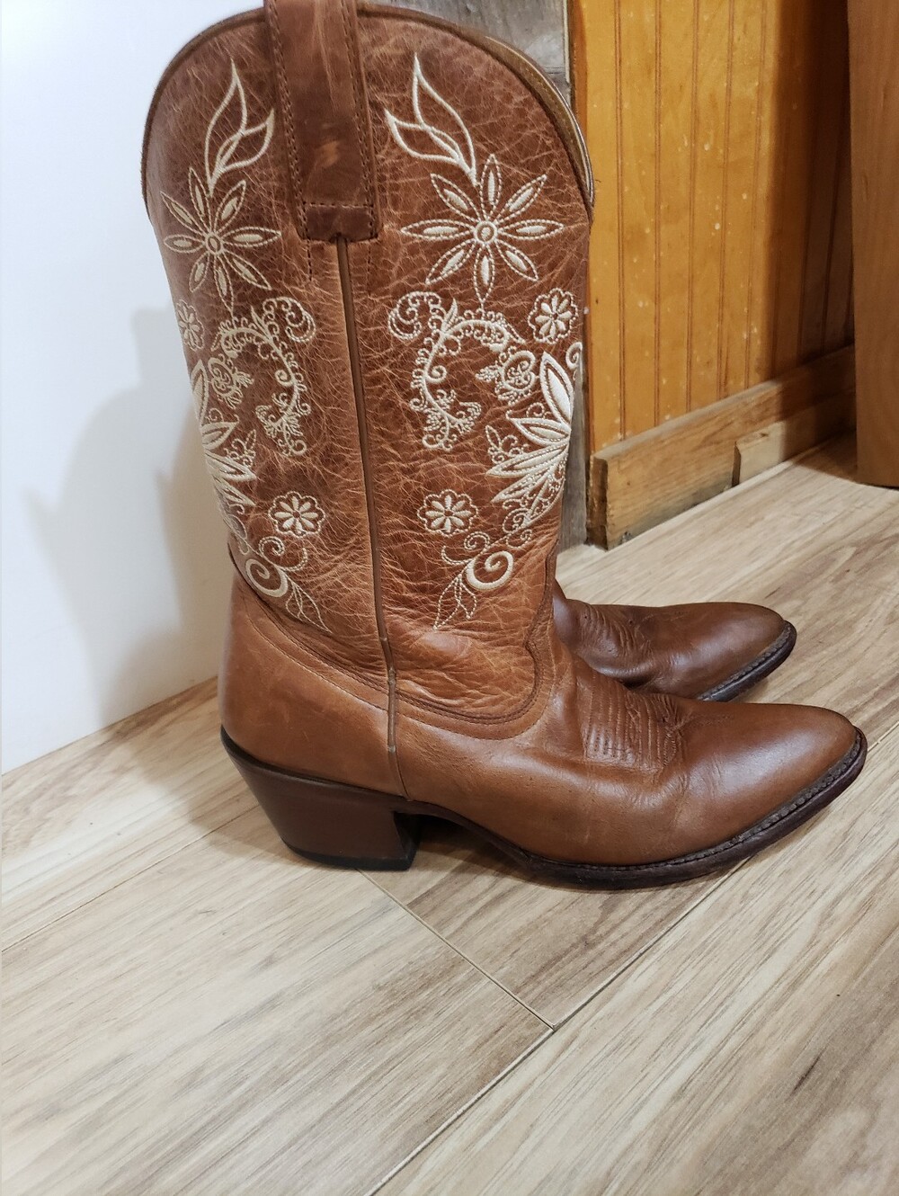 Vintage Shyanne Embroidered Flowers Pointed Toe Stacked Heel Mid-calf Boots 8